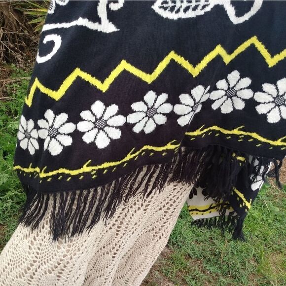 NWOT SNAILS & CINNAMON Black/White/Yellow Floral Cardigan Jacket/Wrap w/Buckle - Picture 7 of 13